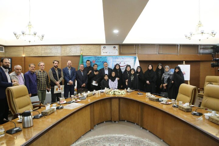 شعر رسای قزوه در هنگام لکنت زبانها