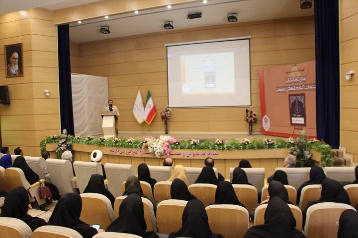 اثرگذاری فرهنگی اجتماعی کتابخانههای عمومی با رویکرد «خدماتمحوری»