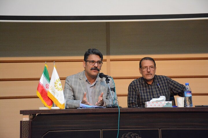 کارگاه شعر آیینی با عنوان «به آیین آسمان» برگزار شد