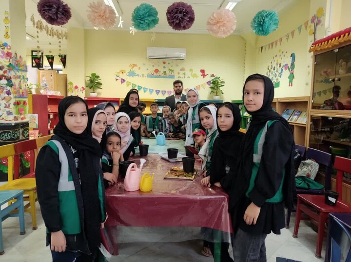 کارگاه‌ آموزشی آشنایی با فضای سبز و محیط‌ زیست در چهار کتابخانه عمومی قم برگزار شد