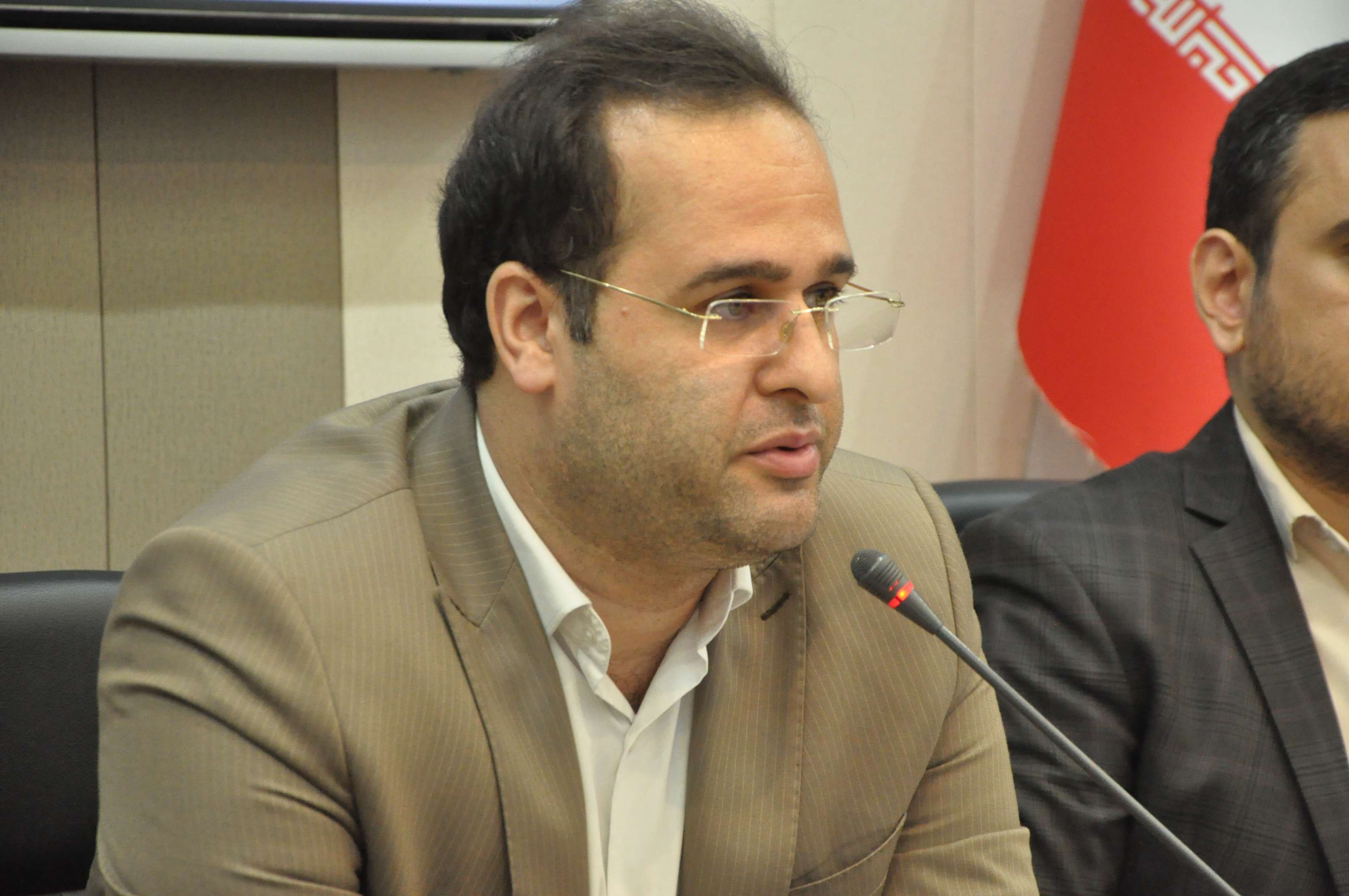 محفل فرهنگی خادمین خردمند همزمان با هفته دولت در رشت برگزار شد