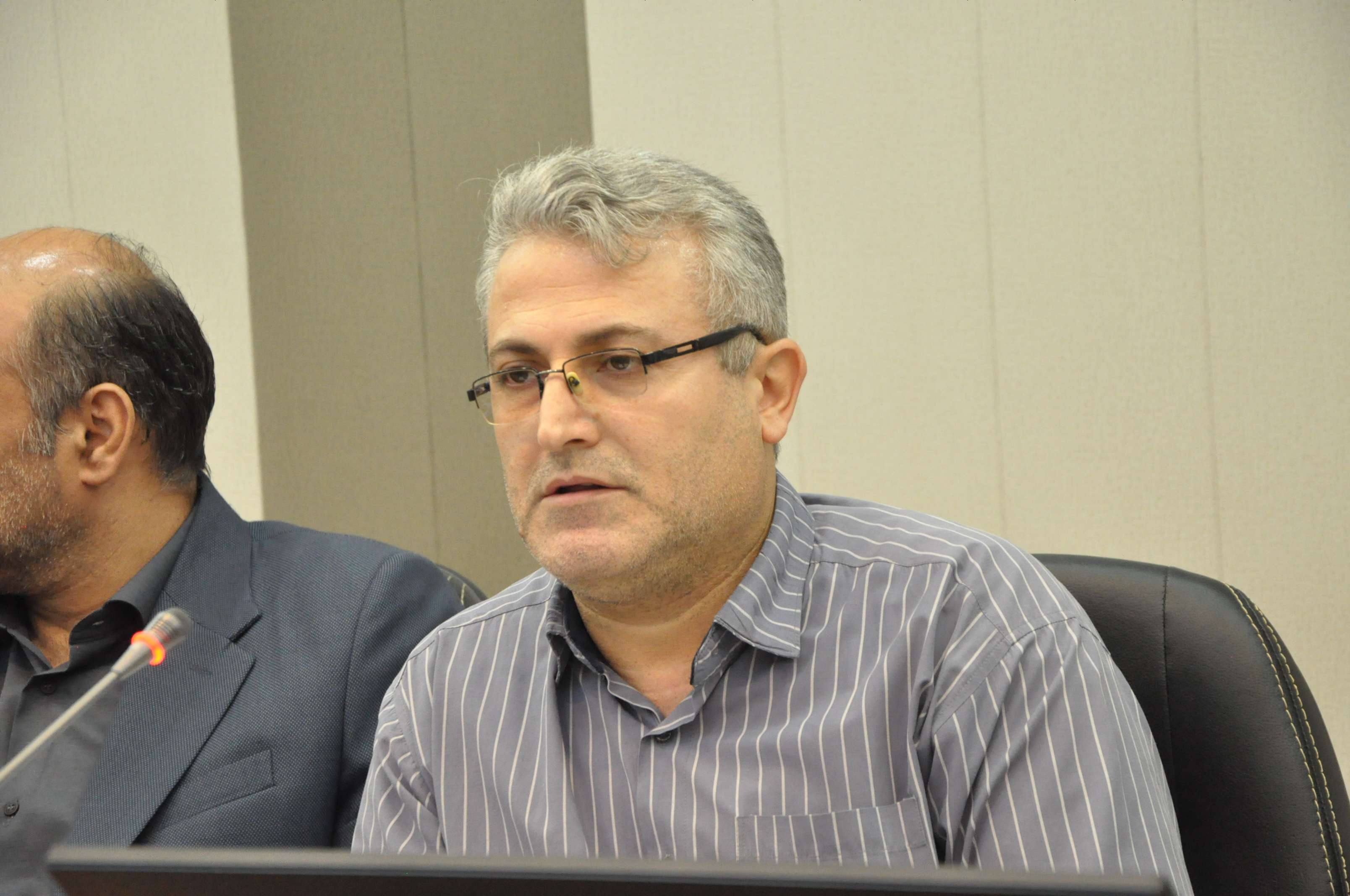 محفل فرهنگی خادمین خردمند همزمان با هفته دولت در رشت برگزار شد