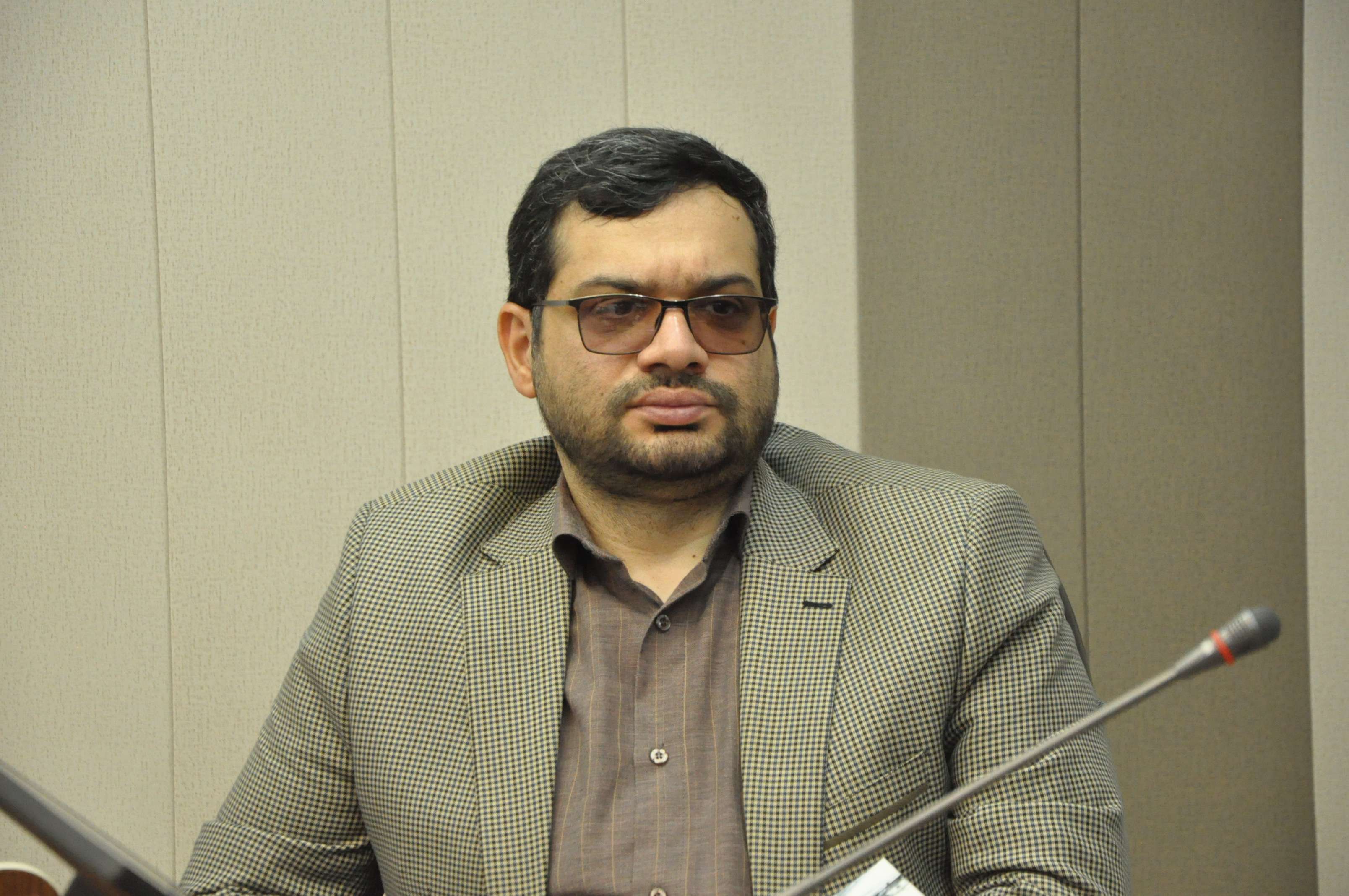 محفل فرهنگی خادمین خردمند همزمان با هفته دولت در رشت برگزار شد