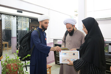 دومین روز فعالیت موکب فرهنگی- خدماتی اداره کل کتابخانه های عمومی استان ایلام