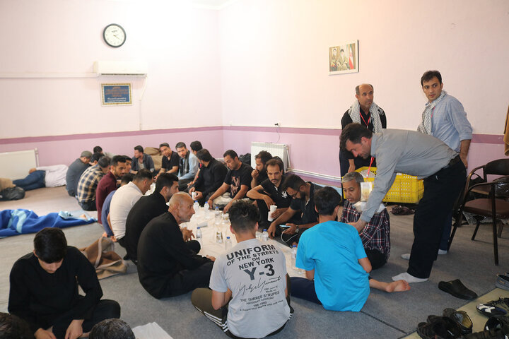 حضور جمعی از جامعه پزشکی و روزنامهنگاران کشور در موکب اربعین مهران