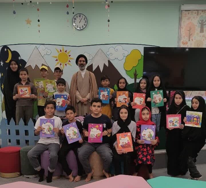 نشست صمیمانه با نویسنده کتاب «نادانی دشمن ماست» برگزار شد