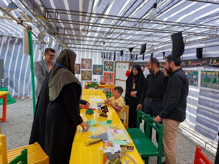 بازدید دبیرکل نهاد کتابخانههای عمومی کشور از موکب «کتابخانه حسینی»