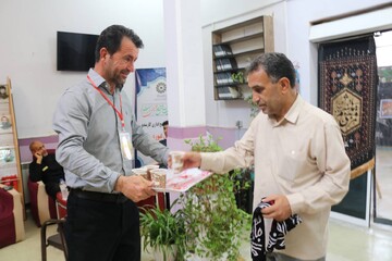 چهارمین روز فعالیت موکب فرهنگی- خدماتی اداره کل کتابخانه های عمومی استان ایلام
