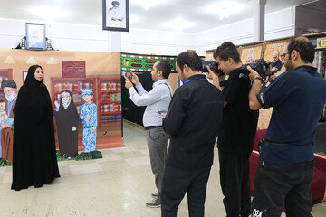 هفتمین روز فعالیت موکب فرهنگی اداره کل کتابخانه های عمومی استان ایلام