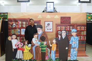 هفتمین روز فعالیت موکب فرهنگی اداره کل کتابخانه های عمومی استان ایلام