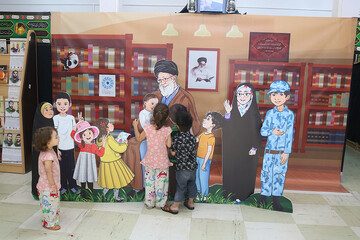 هفتمین روز فعالیت موکب فرهنگی اداره کل کتابخانه های عمومی استان ایلام