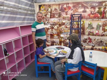 فعالیت قدمگاه کتاب اربعین در موکب شین اداره کل کتابخانه های عمومی استان ایلام