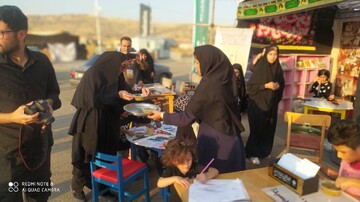 فعالیت قدمگاه کتاب اربعین در موکب شین اداره کل کتابخانه های عمومی استان ایلام