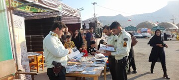 فعالیت قدمگاه کتاب اربعین در موکب شین اداره کل کتابخانه های عمومی استان ایلام