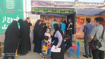 فعالیت قدمگاه کتاب اربعین در موکب شین اداره کل کتابخانه های عمومی استان ایلام