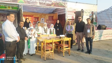 فعالیت قدمگاه کتاب اربعین در موکب شین اداره کل کتابخانه های عمومی استان ایلام