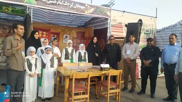 فعالیت قدمگاه کتاب اربعین در موکب شین اداره کل کتابخانه های عمومی استان ایلام