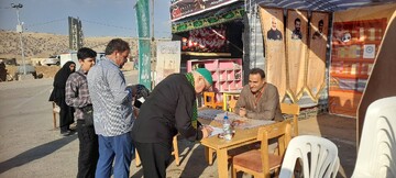 فعالیت قدمگاه کتاب اربعین در موکب شین اداره کل کتابخانه های عمومی استان ایلام