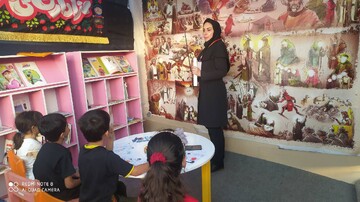 فعالیت قدمگاه کتاب اربعین در موکب شین اداره کل کتابخانه های عمومی استان ایلام