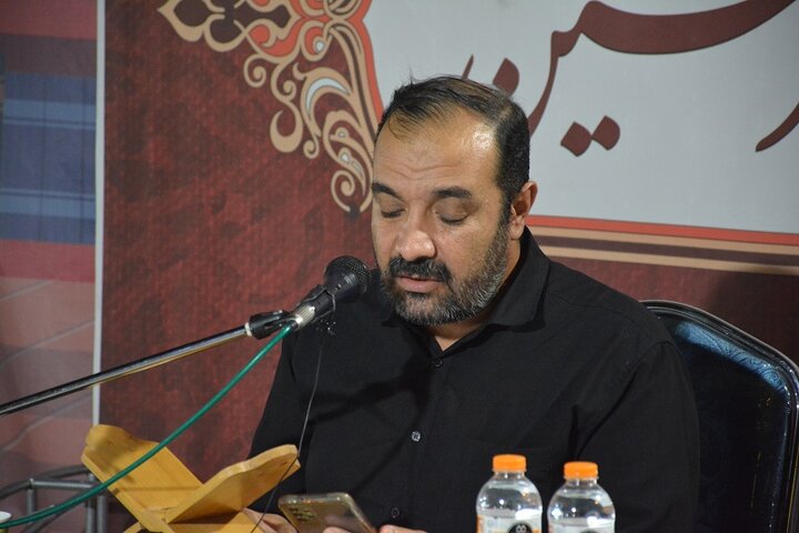 محفل ادبی در مسیر حسین علیهالسلام در موکب اداره کل کتابخانه های عمومی استان کرمانشاه برگزار شد