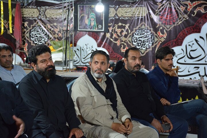 محفل ادبی در مسیر حسین علیهالسلام در موکب اداره کل کتابخانه های عمومی استان کرمانشاه برگزار شد