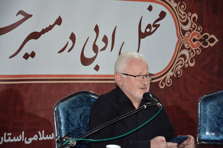 محفل ادبی در مسیر حسین علیهالسلام در موکب اداره کل کتابخانه های عمومی استان کرمانشاه برگزار شد