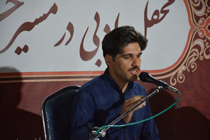 محفل ادبی در مسیر حسین علیهالسلام در موکب اداره کل کتابخانه های عمومی استان کرمانشاه برگزار شد