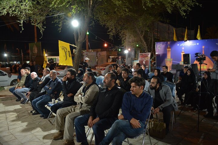 محفل ادبی در مسیر حسین علیهالسلام در موکب اداره کل کتابخانه های عمومی استان کرمانشاه برگزار شد