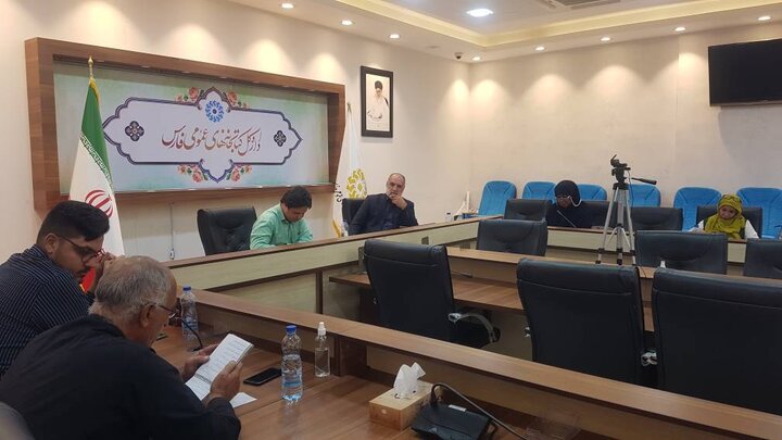 نشست «از زبانشناسی به ادبیات، سوگ یاد جاودانه استاد کورُش صفوی» در شیراز برگزار شد