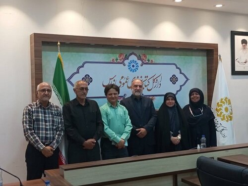 نشست «از زبانشناسی به ادبیات، سوگ یاد جاودانه استاد کورُش صفوی» در شیراز برگزار شد محفل ادبی قند پارسی