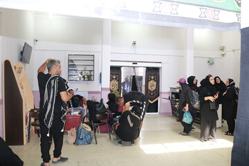 هشتمین روز فعالیت موکب فرهنگی- خدماتی اداره کل کتابخانه های عمومی استان ایلام