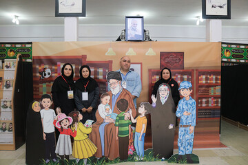 هشتمین روز فعالیت موکب فرهنگی- خدماتی اداره کل کتابخانه های عمومی استان ایلام