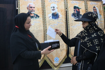 هشتمین روز فعالیت موکب فرهنگی- خدماتی اداره کل کتابخانه های عمومی استان ایلام