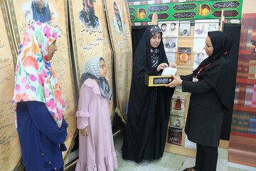 هشتمین روز فعالیت موکب فرهنگی- خدماتی اداره کل کتابخانه های عمومی استان ایلام