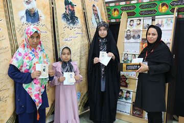 هشتمین روز فعالیت موکب فرهنگی- خدماتی اداره کل کتابخانه های عمومی استان ایلام