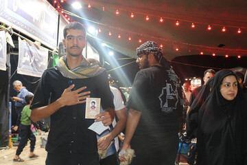 اجرای پویش زیارت نیابتی شهدا موکب فرهنگی- خدماتی اداره کل کتابخانه های عمومی استان ایلام