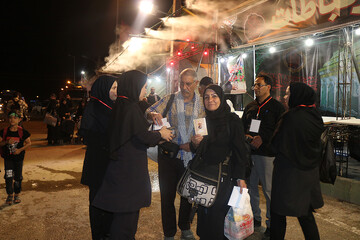 اجرای پویش زیارت نیابتی شهدا موکب فرهنگی- خدماتی اداره کل کتابخانه های عمومی استان ایلام