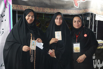 اجرای پویش زیارت نیابتی شهدا موکب فرهنگی- خدماتی اداره کل کتابخانه های عمومی استان ایلام