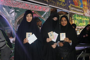 اجرای پویش زیارت نیابتی شهدا موکب فرهنگی- خدماتی اداره کل کتابخانه های عمومی استان ایلام