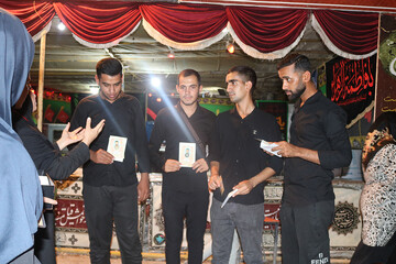 اجرای پویش زیارت نیابتی شهدا موکب فرهنگی- خدماتی اداره کل کتابخانه های عمومی استان ایلام