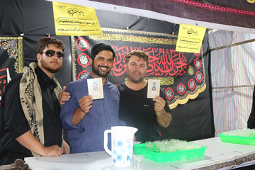 اجرای پویش زیارت نیابتی شهدا موکب فرهنگی- خدماتی اداره کل کتابخانه های عمومی استان ایلام