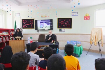 نشست رونمایی کتاب «خیمه ماهتابی»