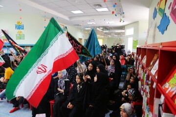 نشست رونمایی کتاب «خیمه ماهتابی»