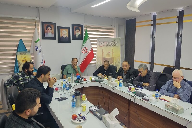 محفل ادبی «در مسیر حسین(ع)» با حضور شاعران آیینی برگزار شد محفل ادبی در مسیر حسین (ع)