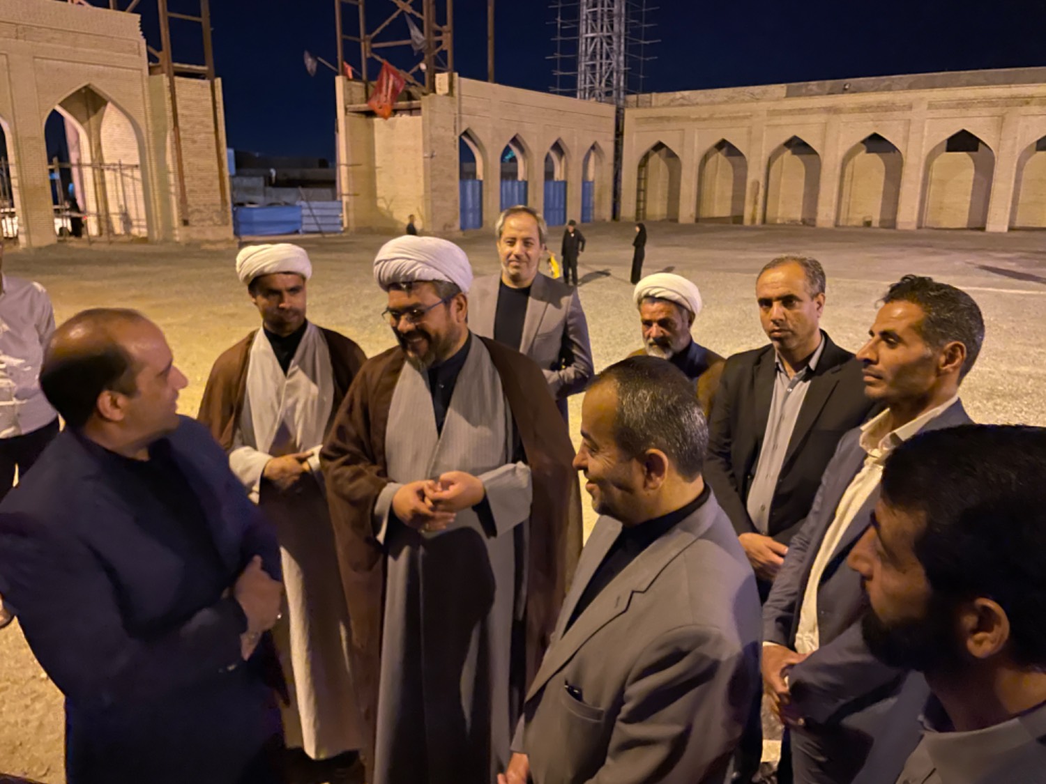 بازدید استاندار خراسان جنوبی از حسینیه کتاب