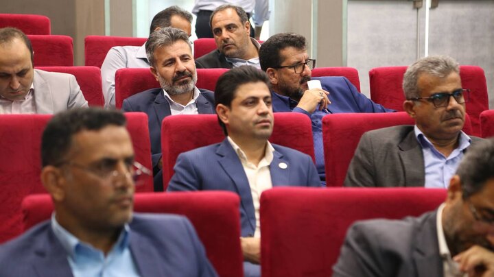 نشست مشترک شورای اداری رؤسای ادارات کتابخانههای عمومی و ادارات فرهنگ و ارشاد شهرستانهای استان در نور برگزار شد