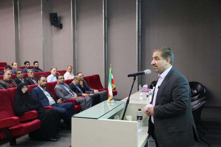 نشست مشترک شورای اداری رؤسای ادارات کتابخانههای عمومی و ادارات فرهنگ و ارشاد شهرستانهای استان در نور برگزار شد