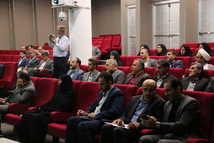 نشست مشترک شورای اداری رؤسای ادارات کتابخانههای عمومی و ادارات فرهنگ و ارشاد شهرستانهای استان در نور برگزار شد