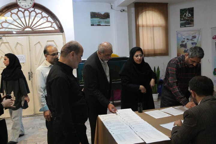 اهدای بیش از ۹ میلیارد و ۹۶۳میلیون ریال کتاب به کتابخانههای عمومی مازندران