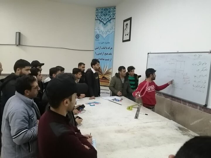 دوره طراحی و برش پوشاک در کتابخانه روستا مسیر زندگی ما را تغییر داد